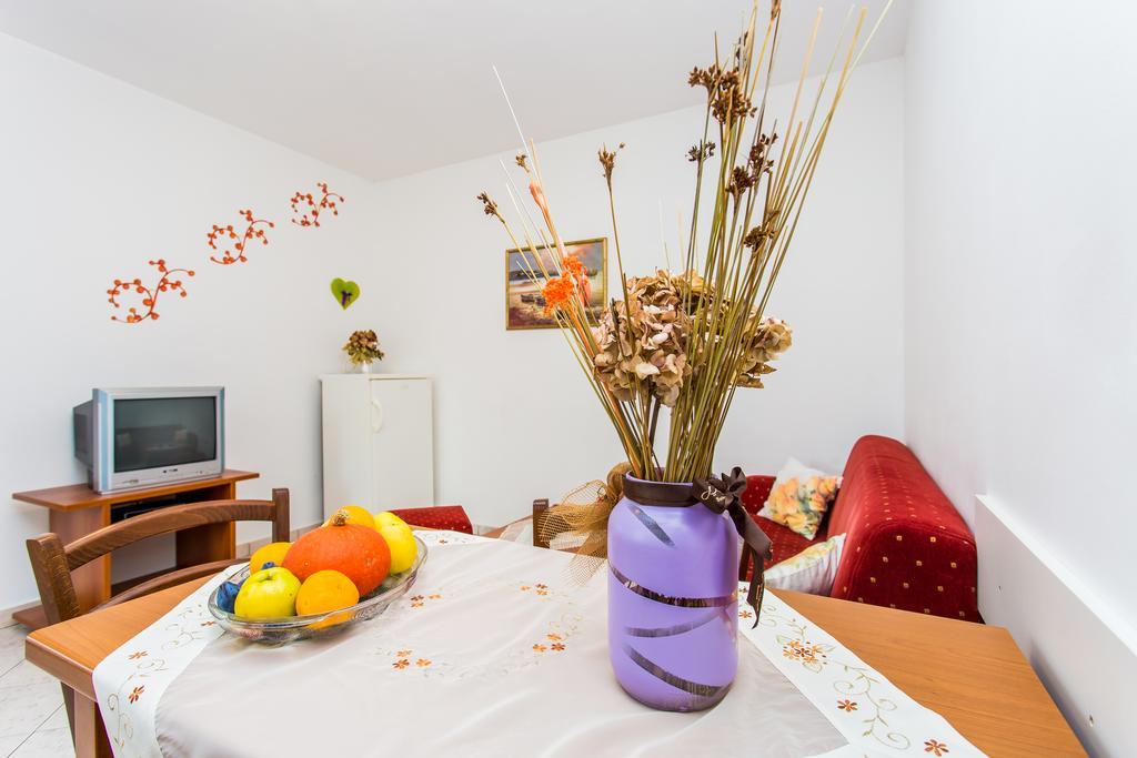 Apartments Lavanda 1 Нивице Экстерьер фото